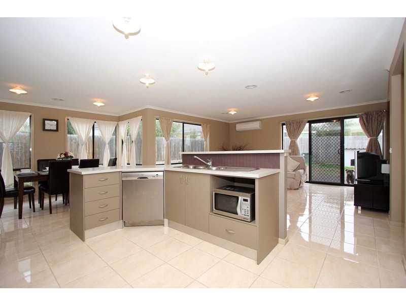 59 Wolviston Avenue, Hillside VIC 3037