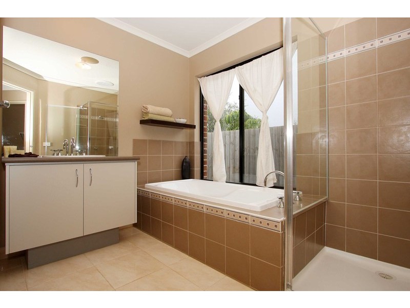 59 Wolviston Avenue, Hillside VIC 3037