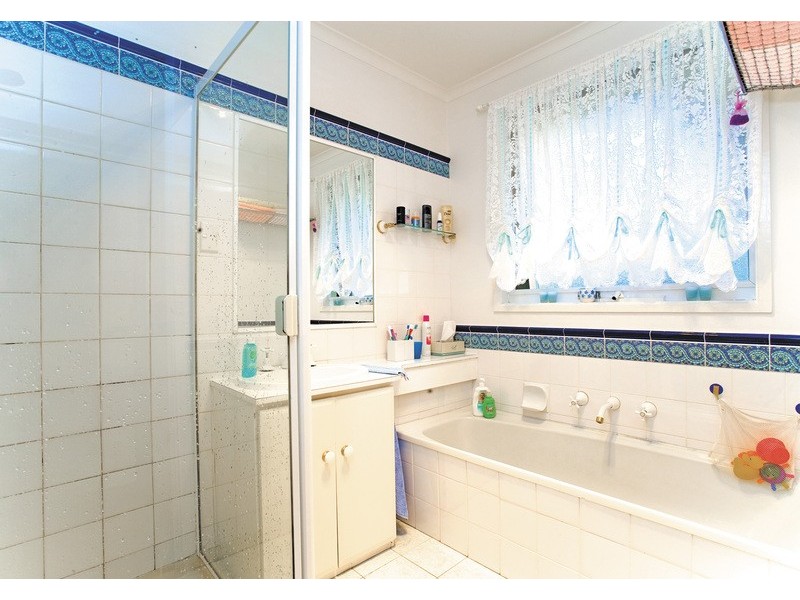 2 Antwerp Drive, Keilor Downs VIC 3038