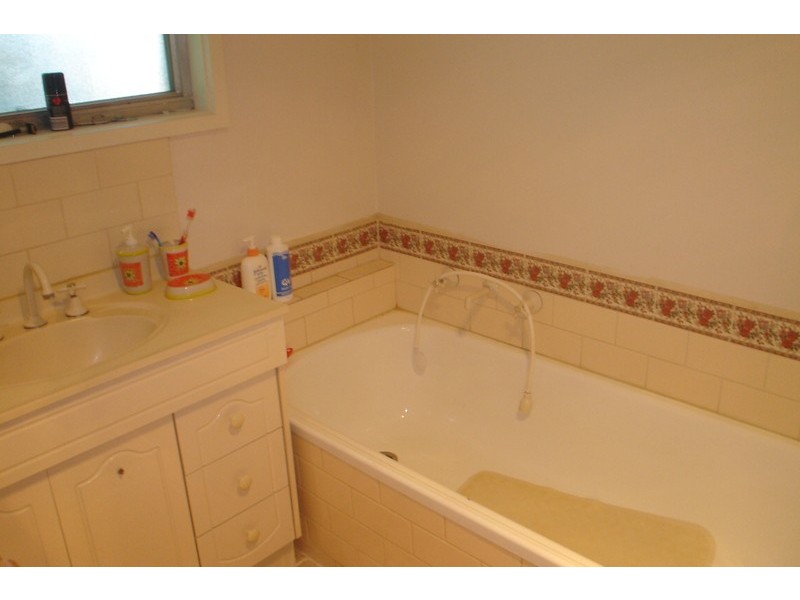 9 Yarram Court, Kings Park VIC 3021