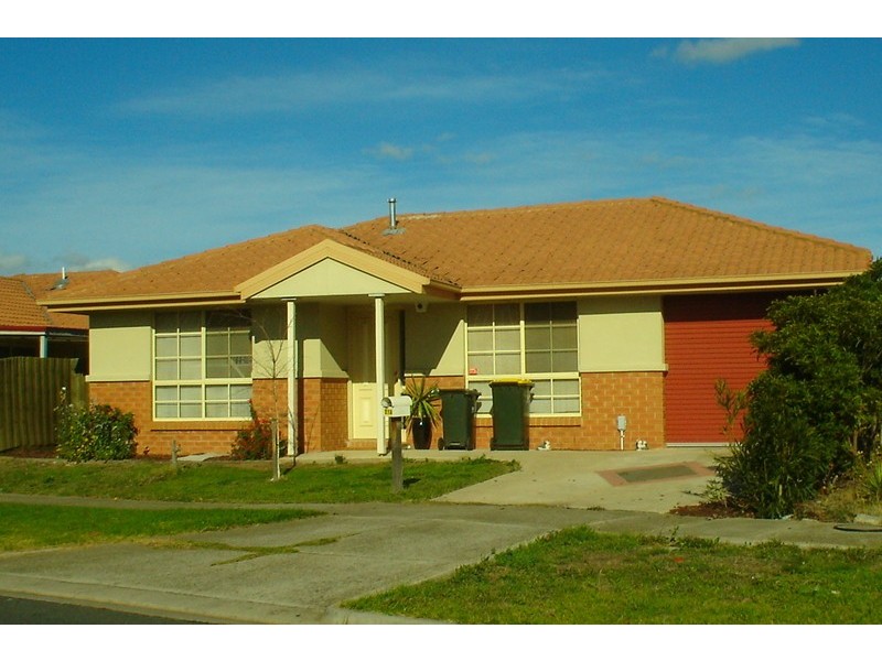 21a Clematis Drive, Taylors Lakes VIC 3038