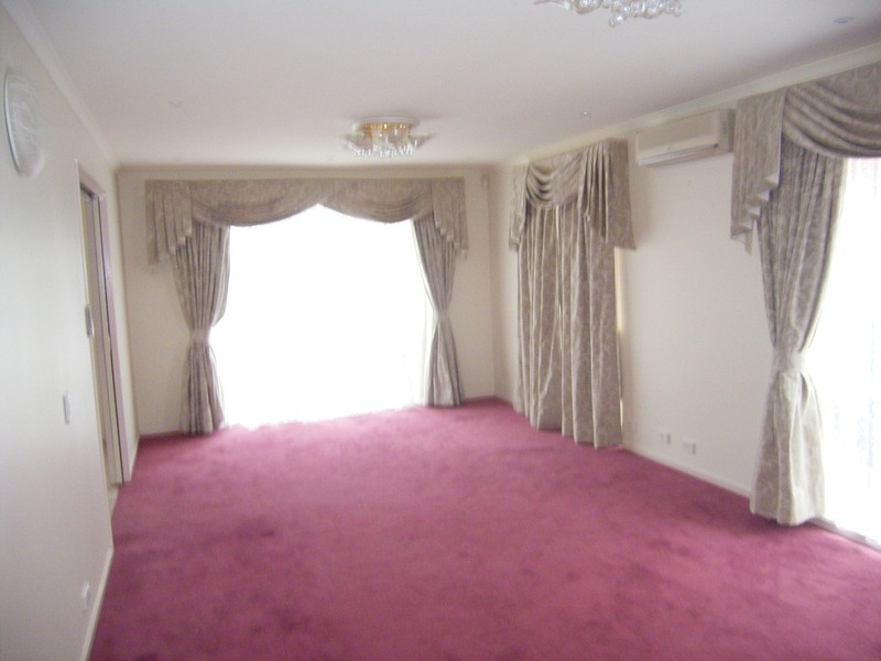 10 Martens Court, Taylors Lakes VIC 3038