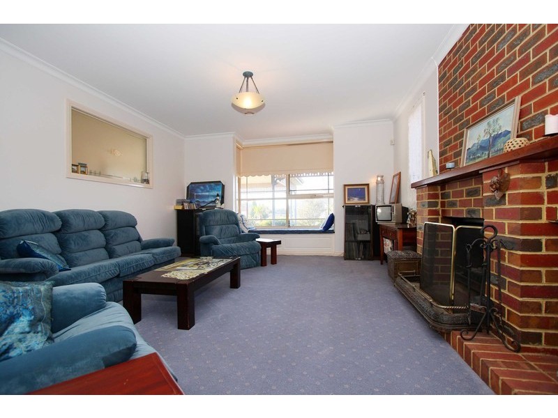 6 Castlewellan Boulevard, Hillside VIC 3037