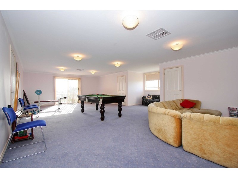 6 Castlewellan Boulevard, Hillside VIC 3037