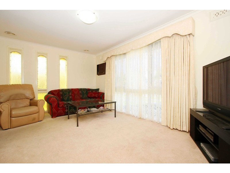 22 Droitwich Crescent, Deer Park VIC 3023