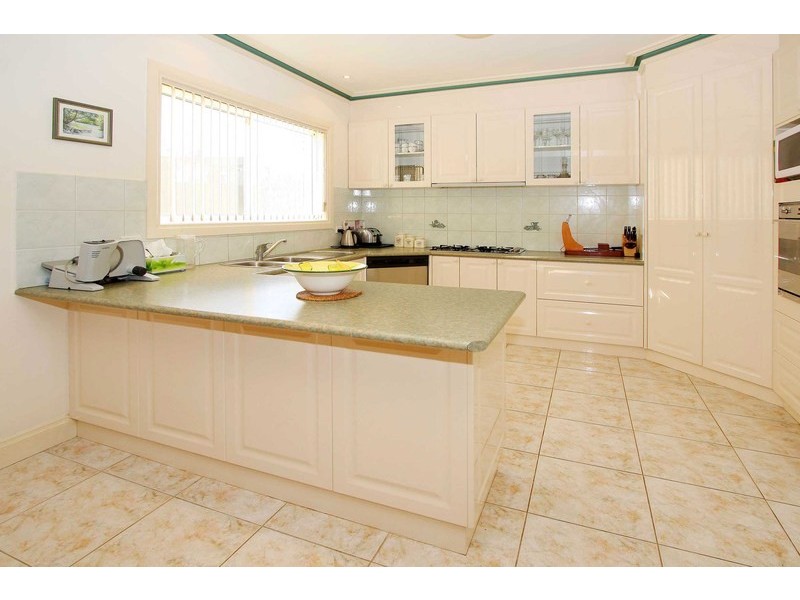 18 Whiteley Parade, Taylors Lakes VIC 3038