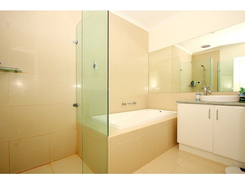 1 Woodburn Avenue, Cairnlea VIC 3023