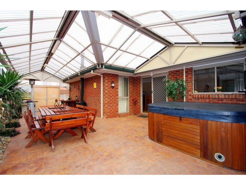 34 Tormorvey Avenue, Hillside VIC 3037