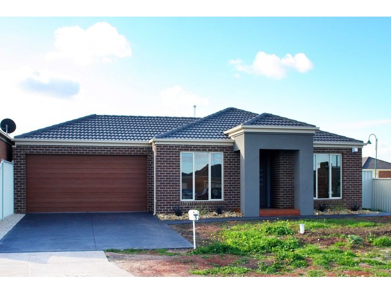 5 Jindabyne Avenue, Taylors Hill VIC 3037