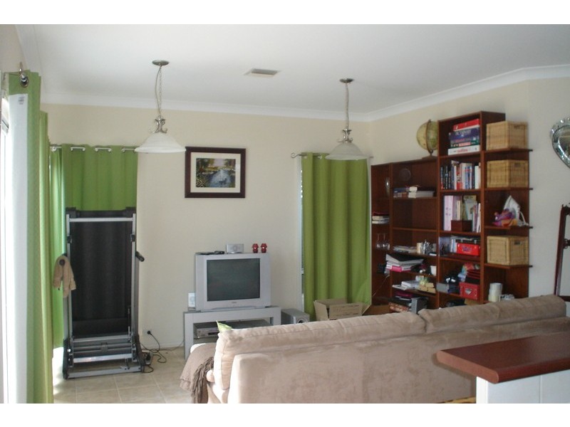9 Dickerson Way, Caroline Springs VIC 3023
