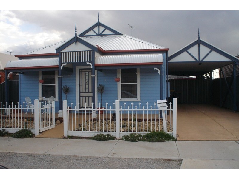 9 Dickerson Way, Caroline Springs VIC 3023