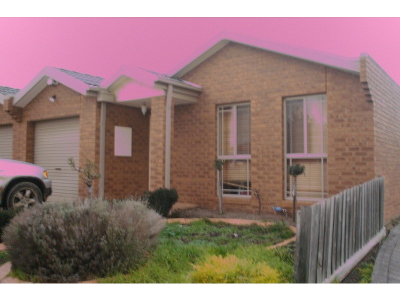 2/3 Carmel Court, Sydenham VIC 3037