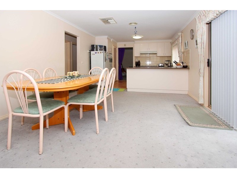 35 Banchory Avenue, Hillside VIC 3037