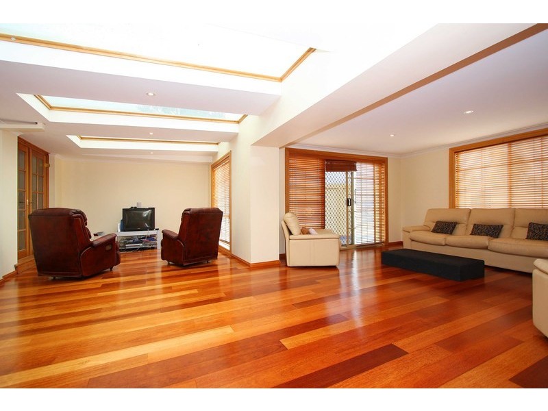 26 Parrakeet Court, Taylors Lakes VIC 3038