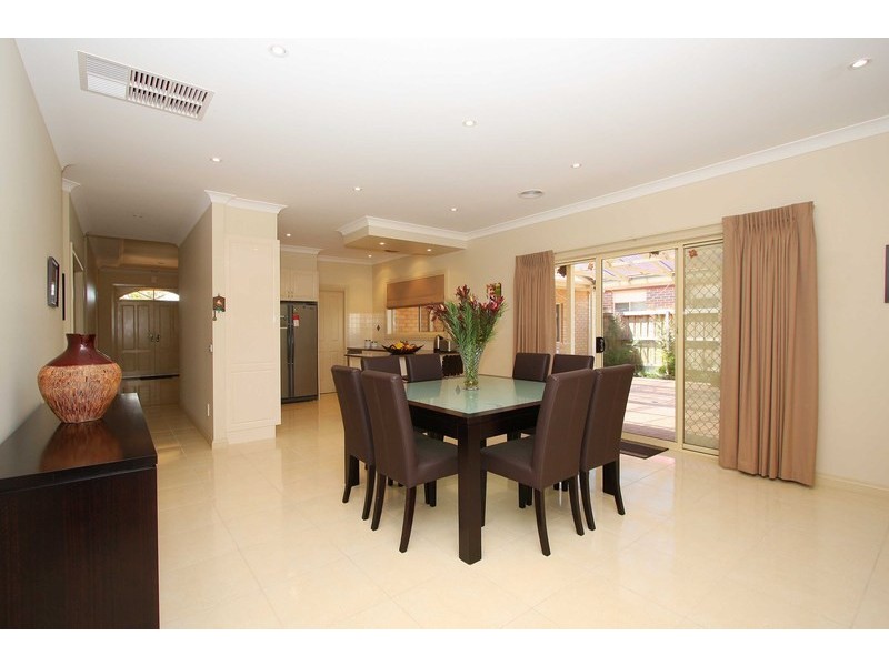 18 Puckle Street, Taylors Hill VIC 3037