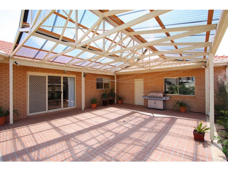 18 Puckle Street, Taylors Hill VIC 3037