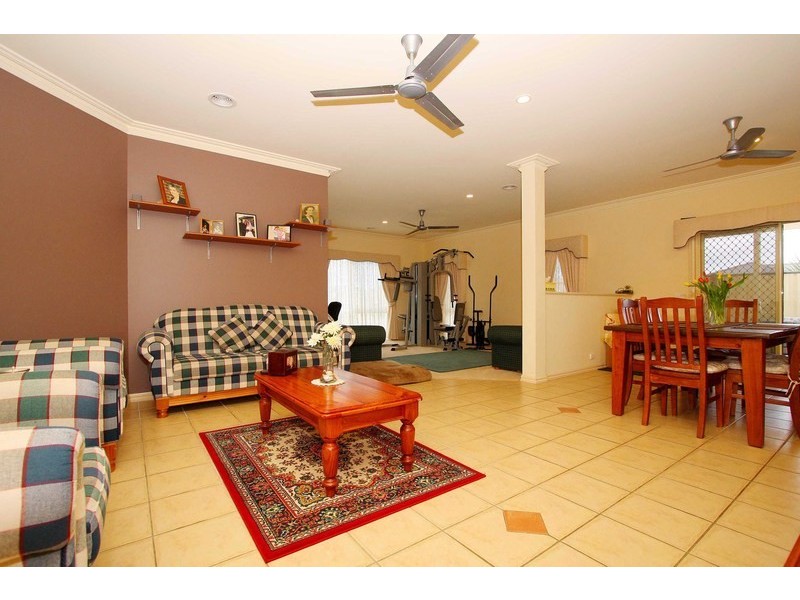 26 Rowlandson Place, Taylors Lakes VIC 3038