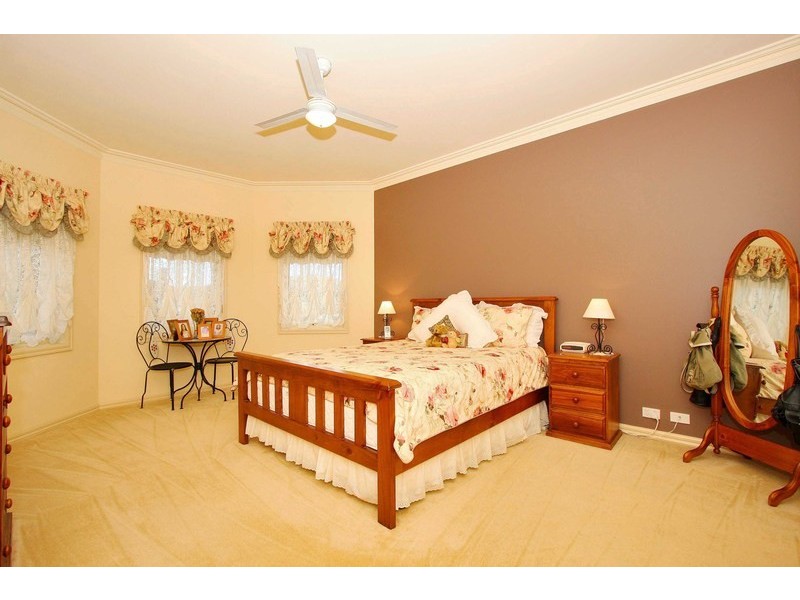 26 Rowlandson Place, Taylors Lakes VIC 3038