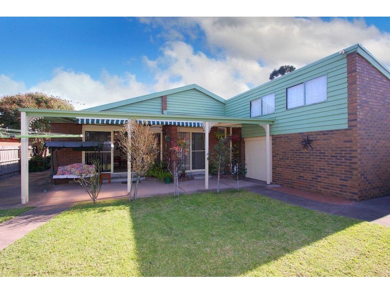14 Angourie Crescent, Taylors Lakes VIC 3038