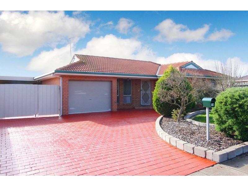 18 Milne Court, Delahey VIC 3037