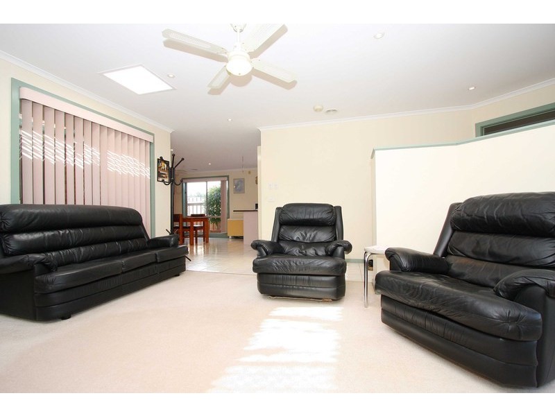 18 Milne Court, Delahey VIC 3037