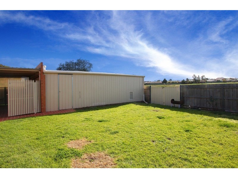 18 Milne Court, Delahey VIC 3037