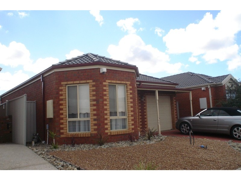 76 Clarendon Street, Caroline Springs VIC 3023