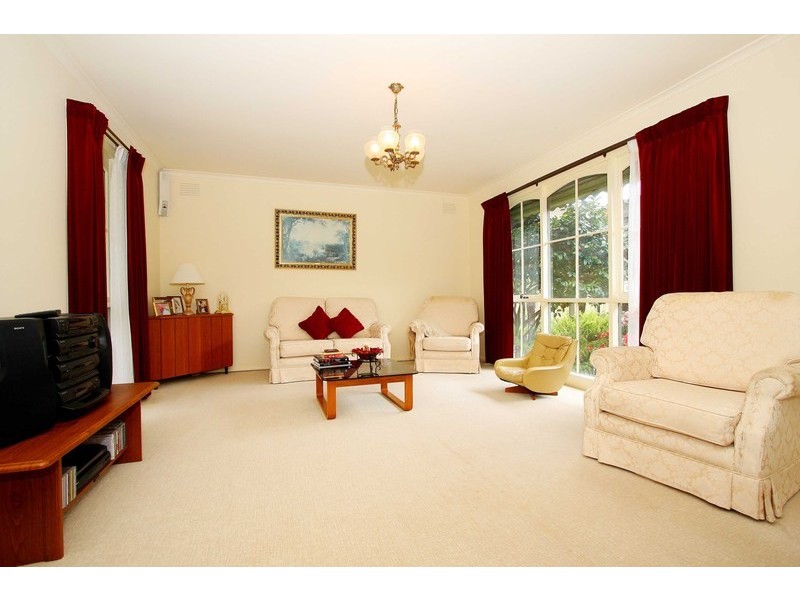 11 Robyn Avenue, St Albans VIC 3021