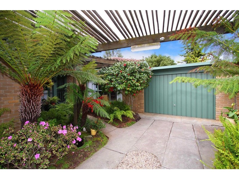 11 Robyn Avenue, St Albans VIC 3021