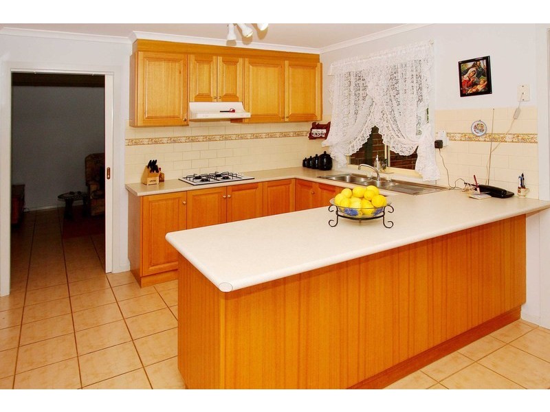 5 Sandalwood Avenue, Hillside VIC 3037