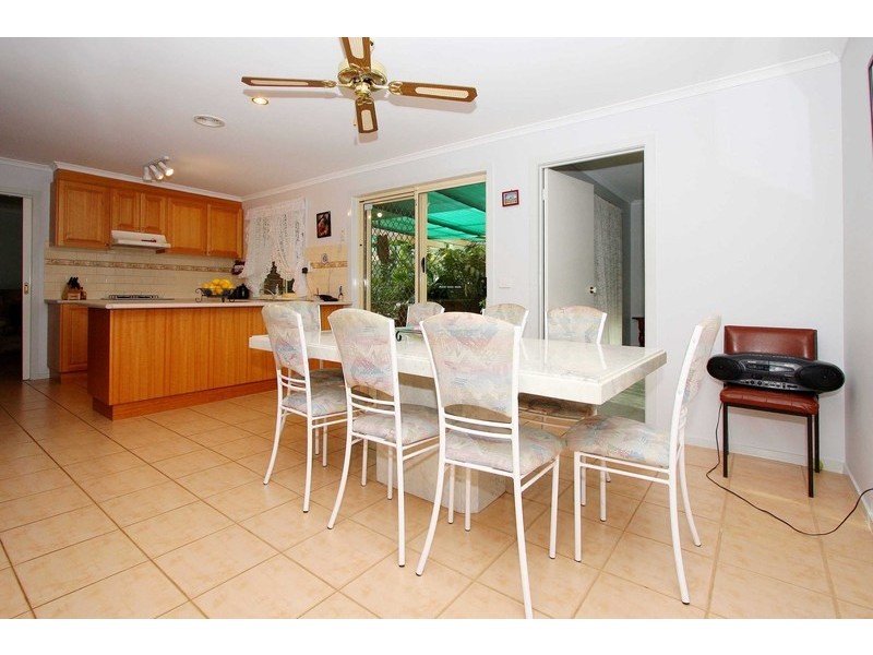 5 Sandalwood Avenue, Hillside VIC 3037