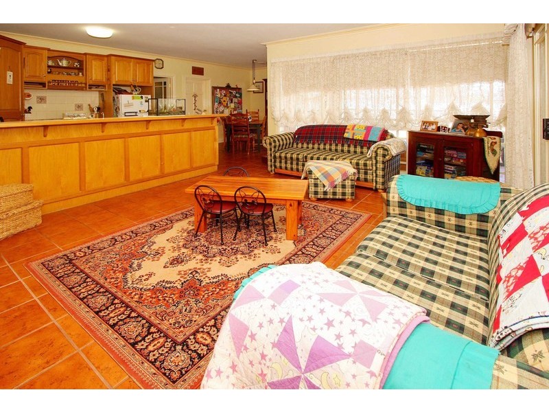 5 Royal Crescent, Hillside VIC 3037