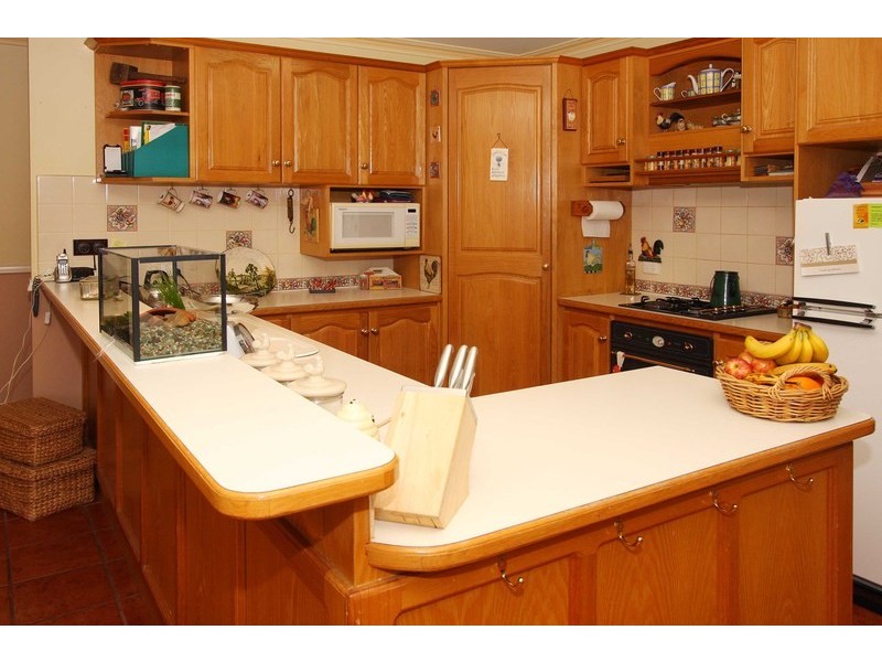 5 Royal Crescent, Hillside VIC 3037