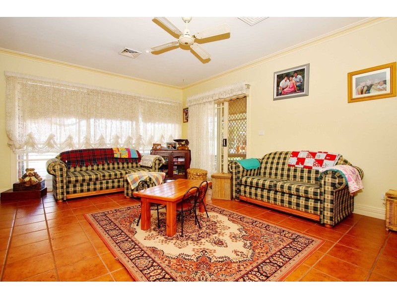 5 Royal Crescent, Hillside VIC 3037