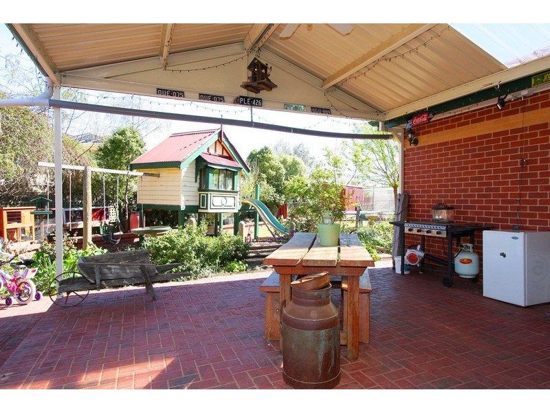 5 Royal Crescent, Hillside VIC 3037