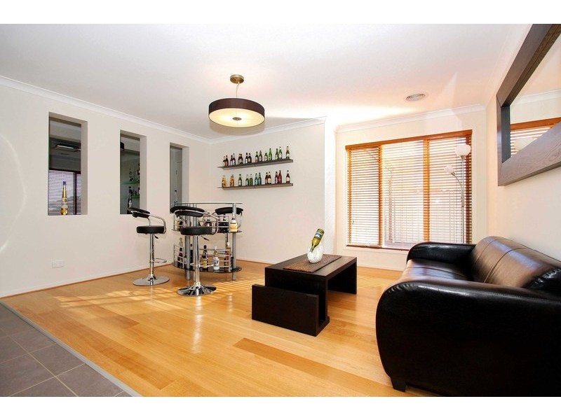 5 Jindabyne Avenue, Taylors Hill VIC 3037