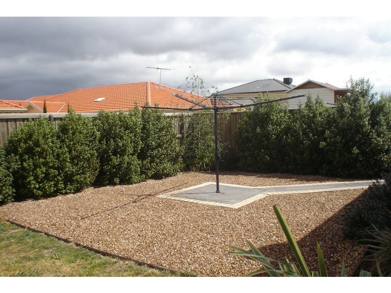 1 Lachlan Lane, Taylors Hill VIC 3037