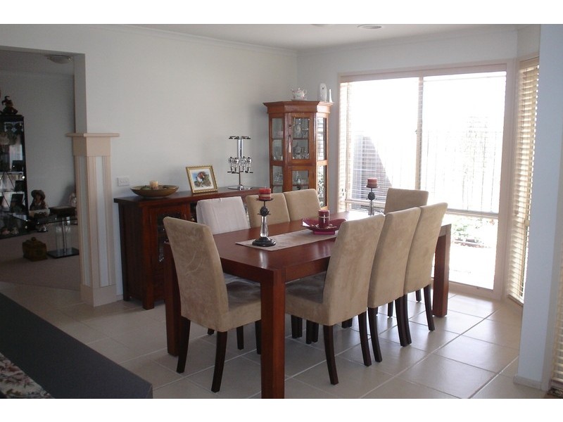 1 Lachlan Lane, Taylors Hill VIC 3037