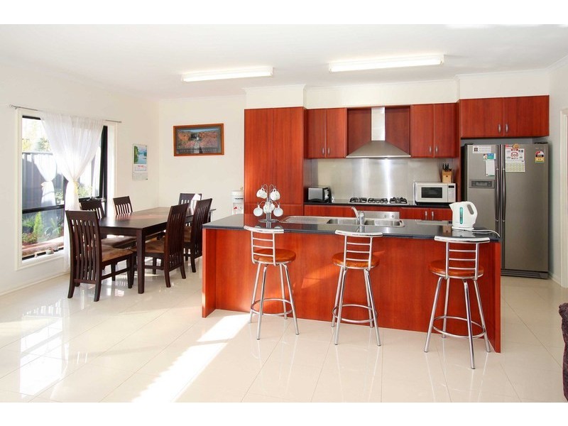 1 Woodburn Avenue, Cairnlea VIC 3023