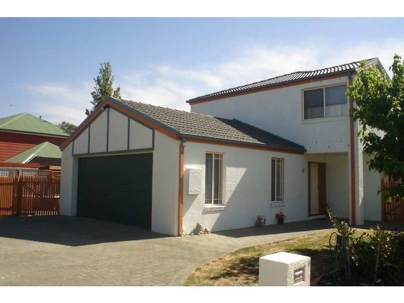 5 Wareham Court, Hillside VIC 3037