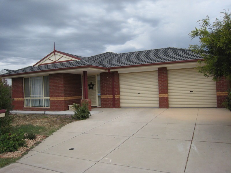 4 Champagne Way, Hillside VIC 3037