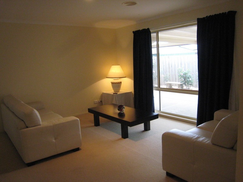 4 Champagne Way, Hillside VIC 3037
