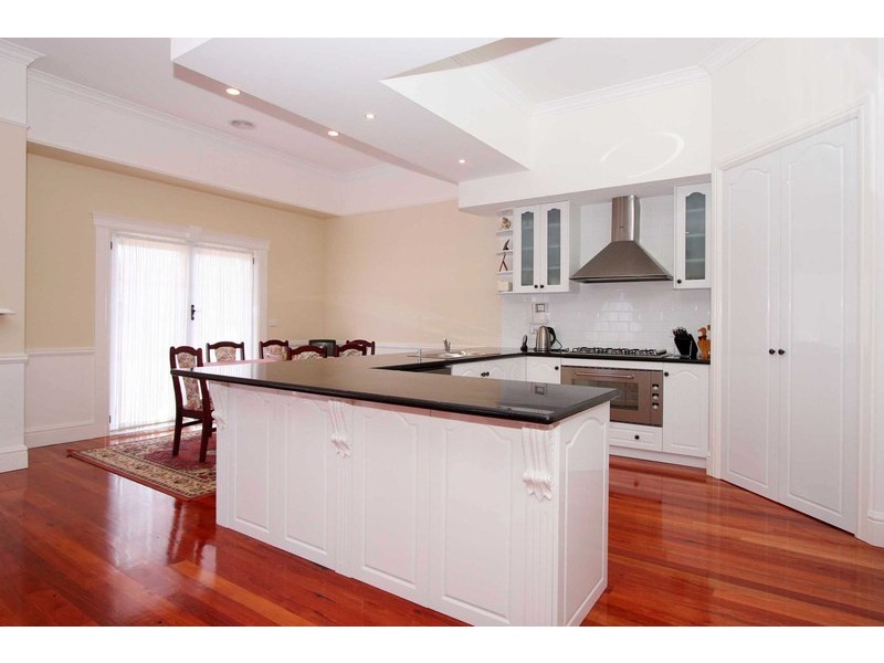 81 Hillcrest Drive, Hillside VIC 3037