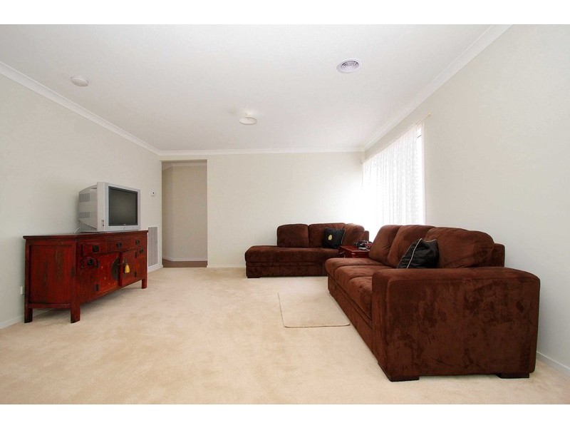 9 The Willows, Hillside VIC 3037