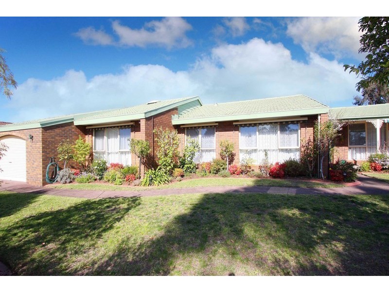 14 Angourie Crescent, Taylors Lakes VIC 3038