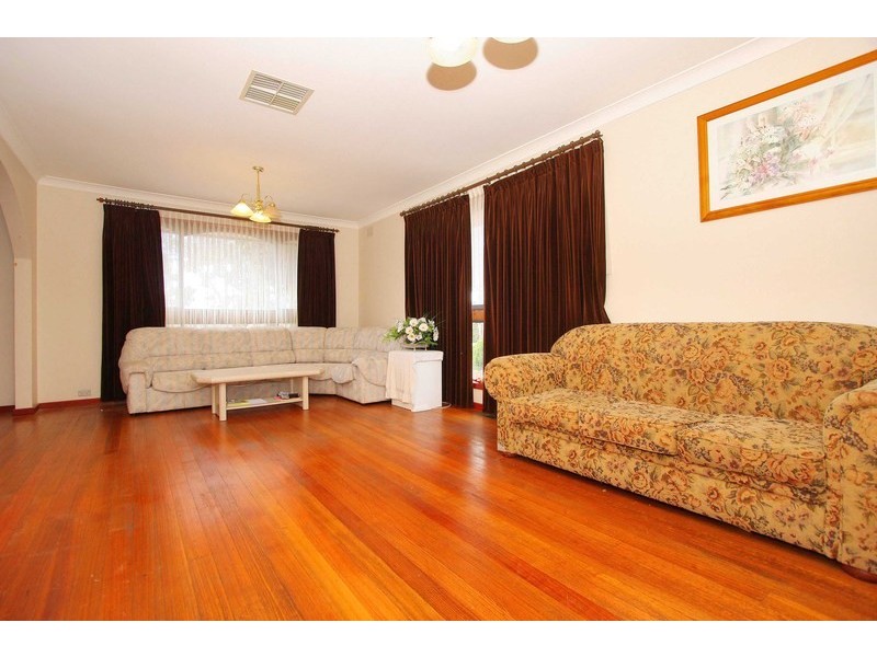 43 Pindari Avenue, Taylors Lakes VIC 3038