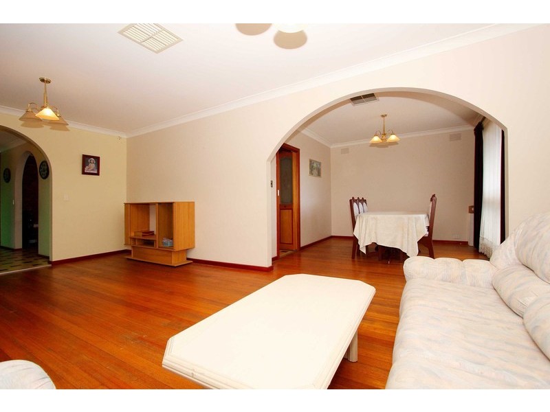 43 Pindari Avenue, Taylors Lakes VIC 3038