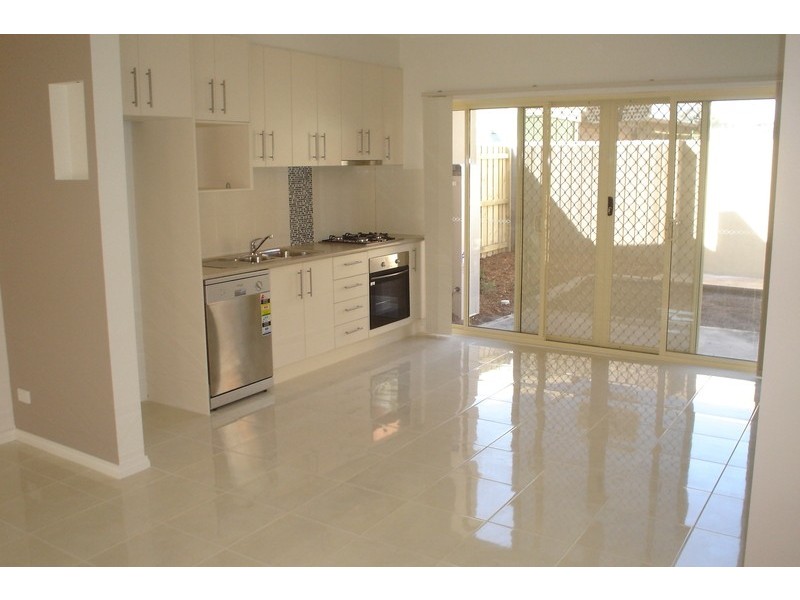 2/53 Saratoga Crescent, Keilor Downs VIC 3038