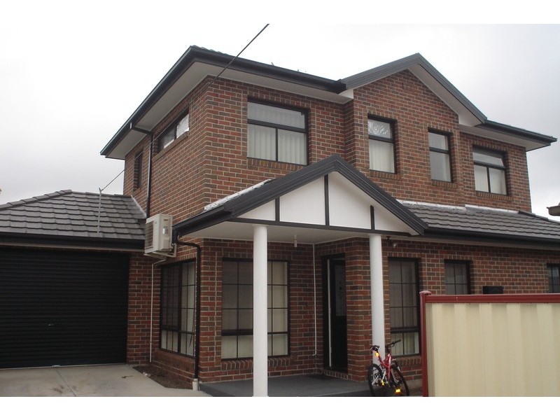 2/60 Blendon Avenue, St Albans VIC 3021