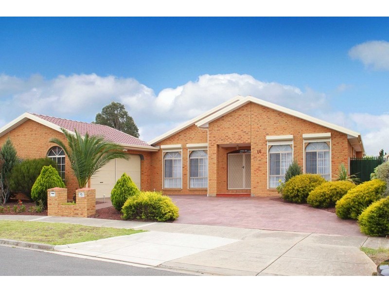 16 Mitchell Court, Taylors Lakes VIC 3038